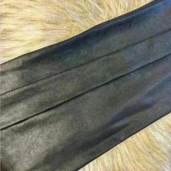Spanx faux leather leggings. Never worn. Size Large - Picture 6 of 7